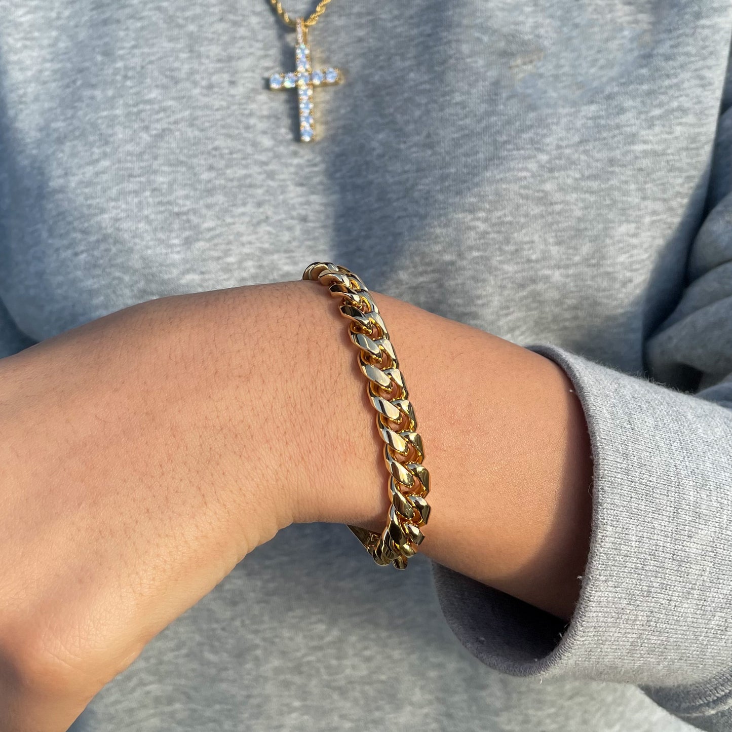 gold cuban link bracelet