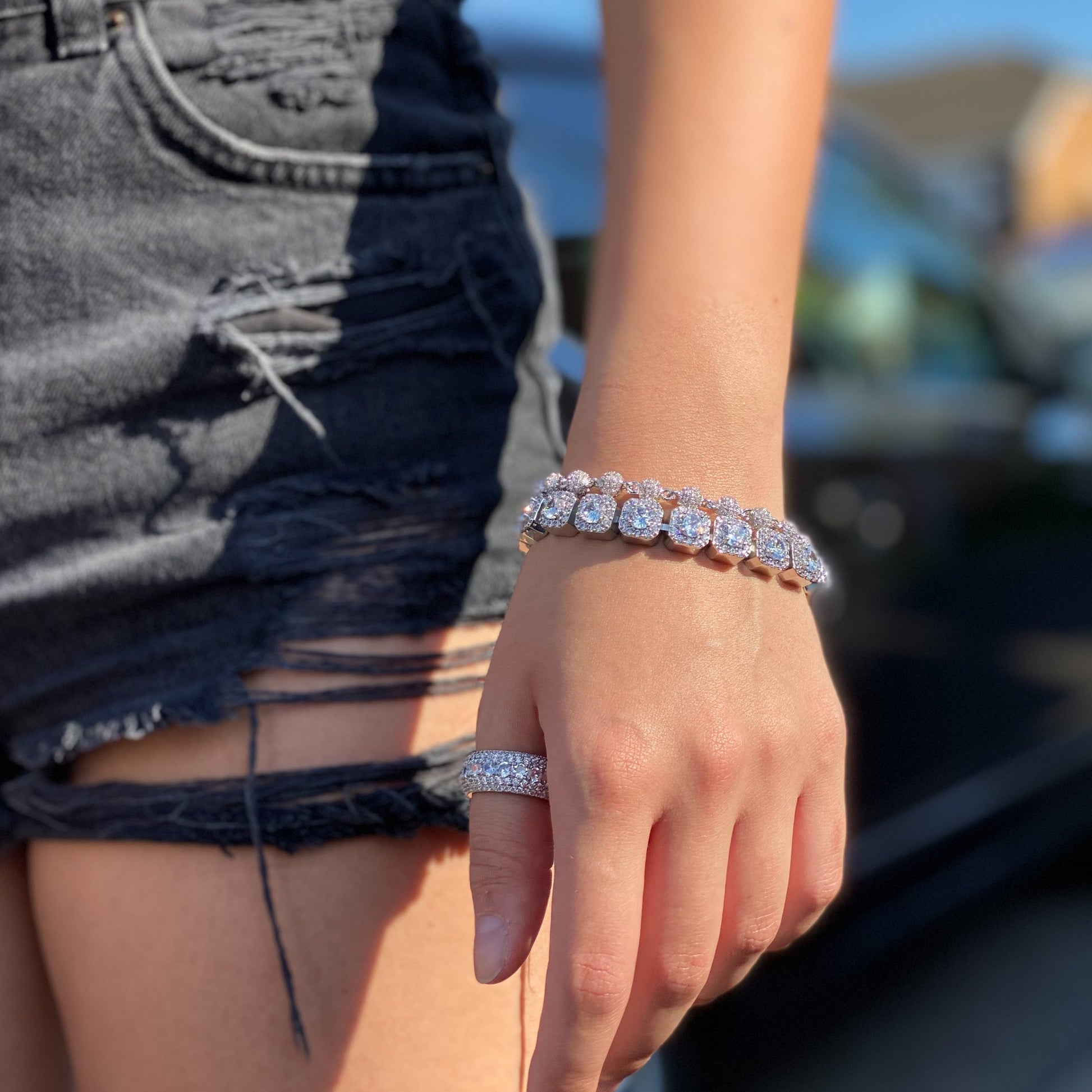 clustered tennis bracelet 
