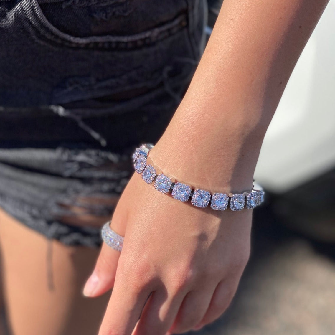 clustered tennis bracelet